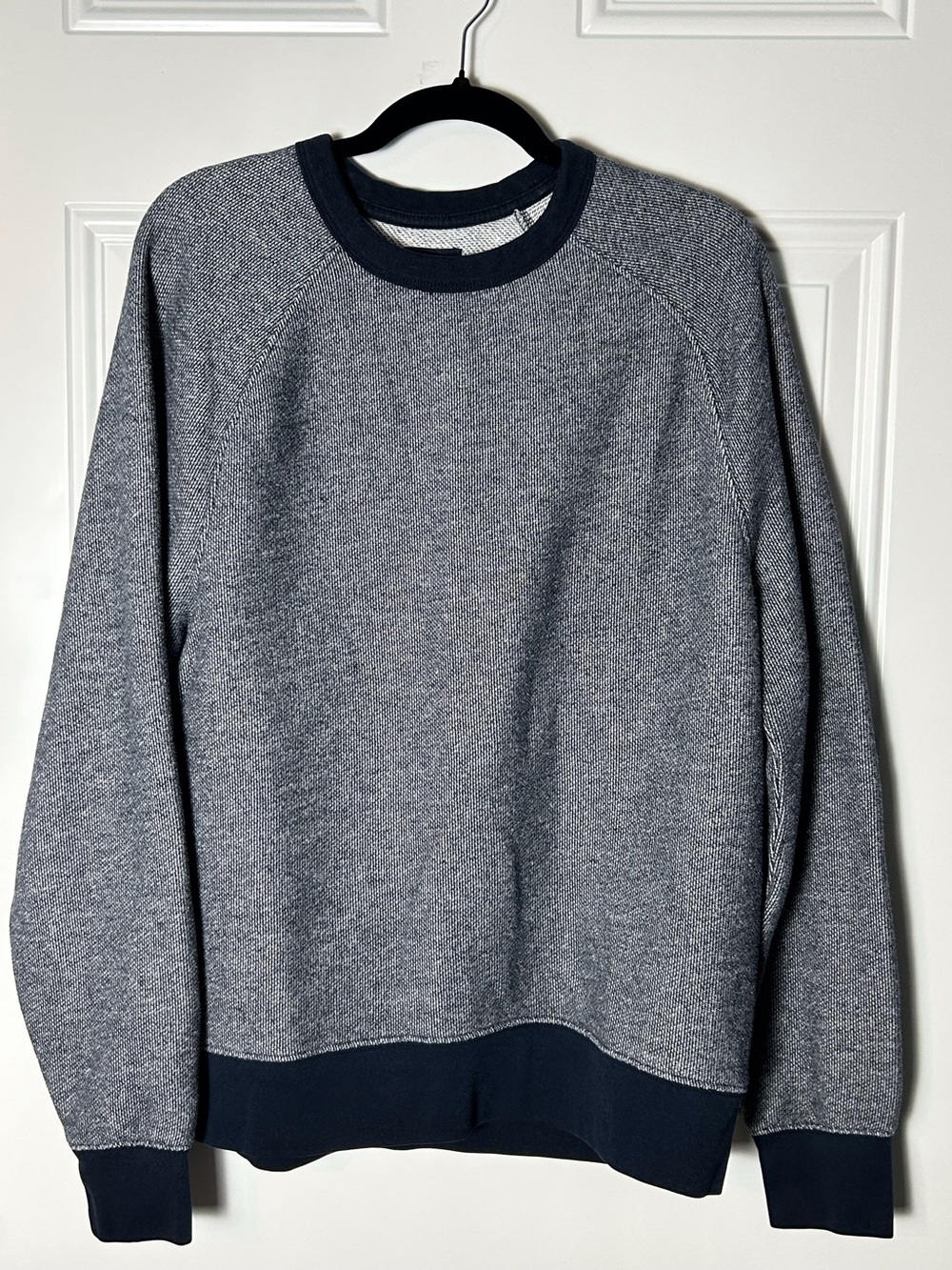 Men's L Heather Blue White Crewneck Sweater Navy Trim Fleece Cozy Warm Casual